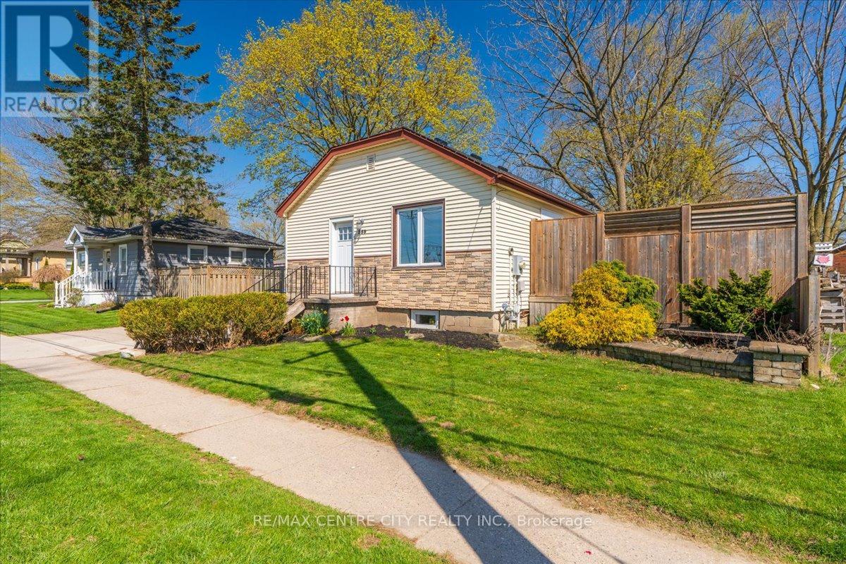 359 Albert Street, Strathroy-Caradoc, Ontario  N7G 1W4 - Photo 4 - X13214470