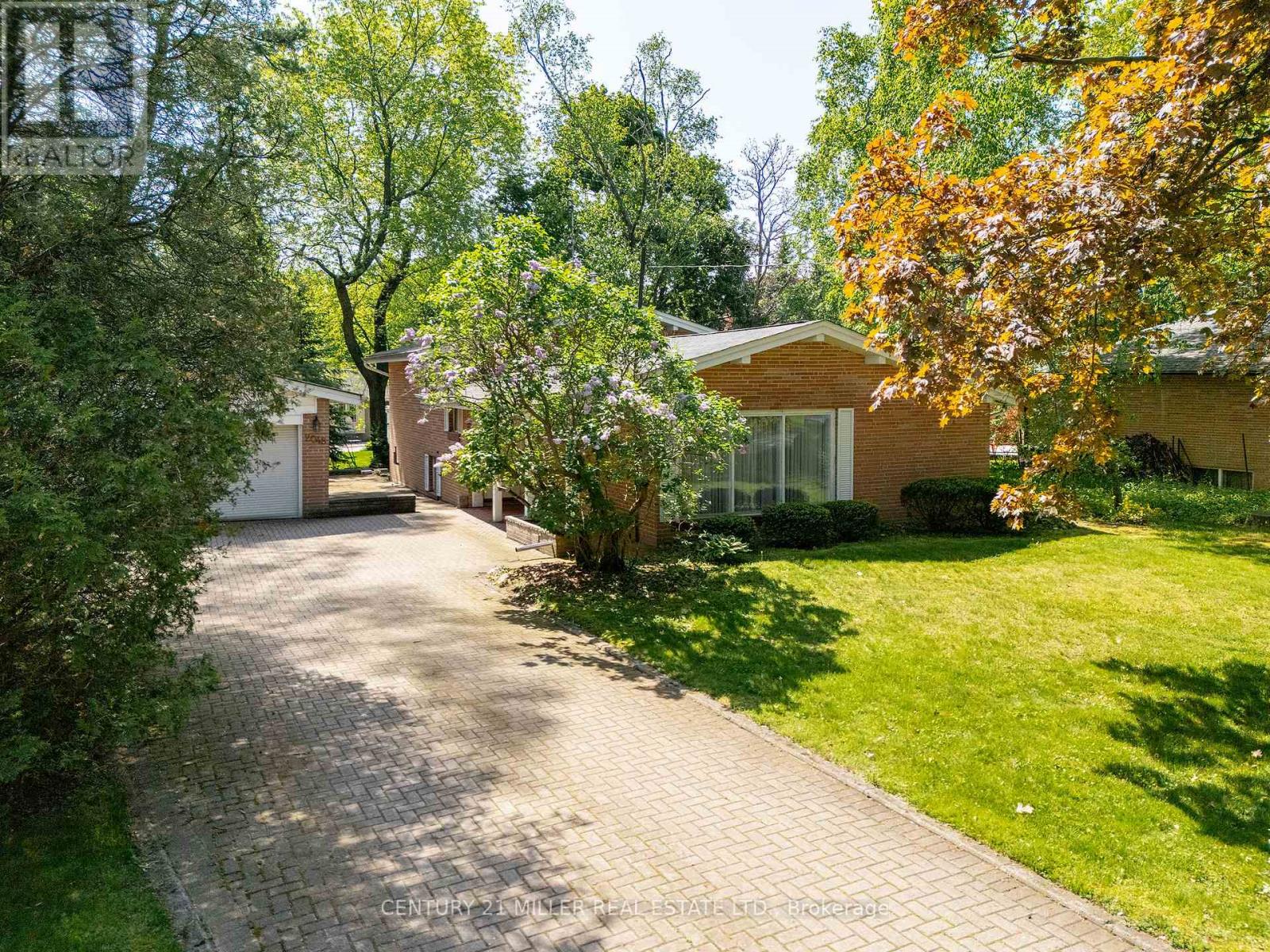 2048 ELMHURST AVENUE, Oakville, Ontario