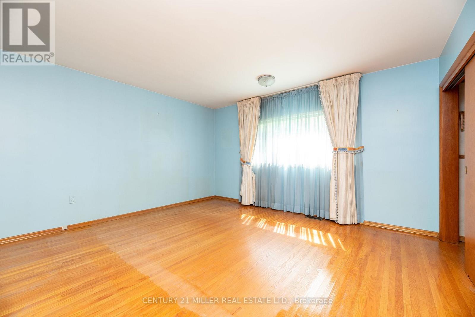 2048 Elmhurst Avenue, Oakville, Ontario  L6J 1X1 - Photo 16 - W13214040