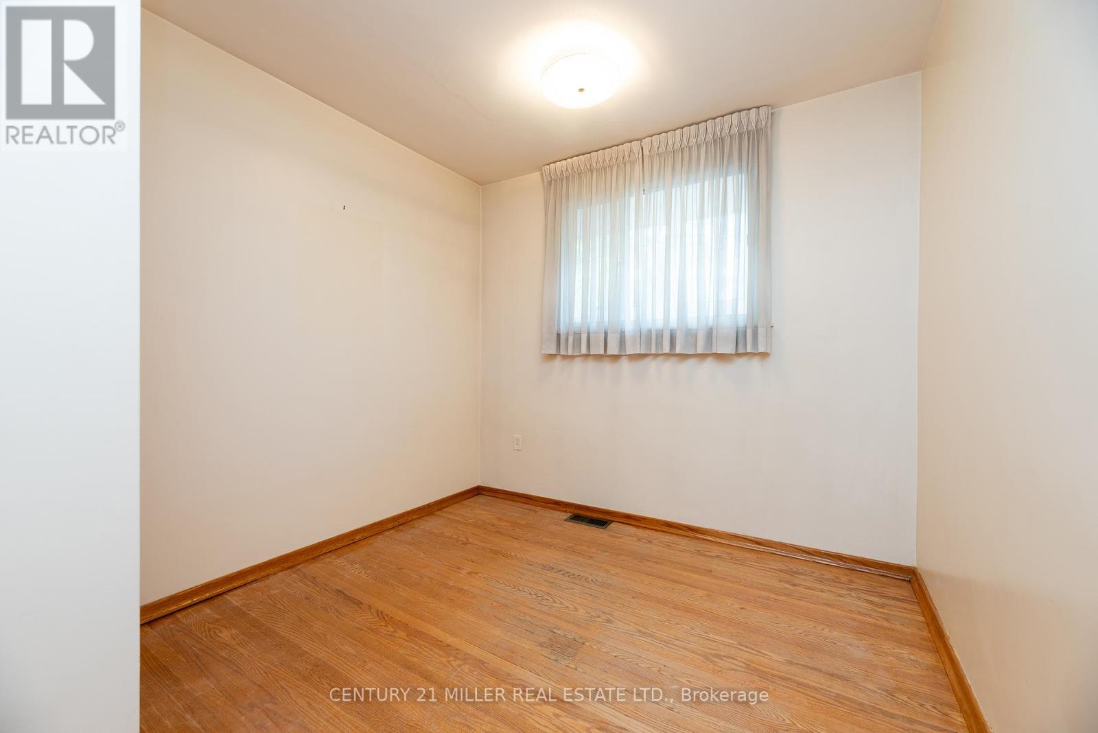 2048 Elmhurst Avenue, Oakville, Ontario  L6J 1X1 - Photo 17 - W13214040