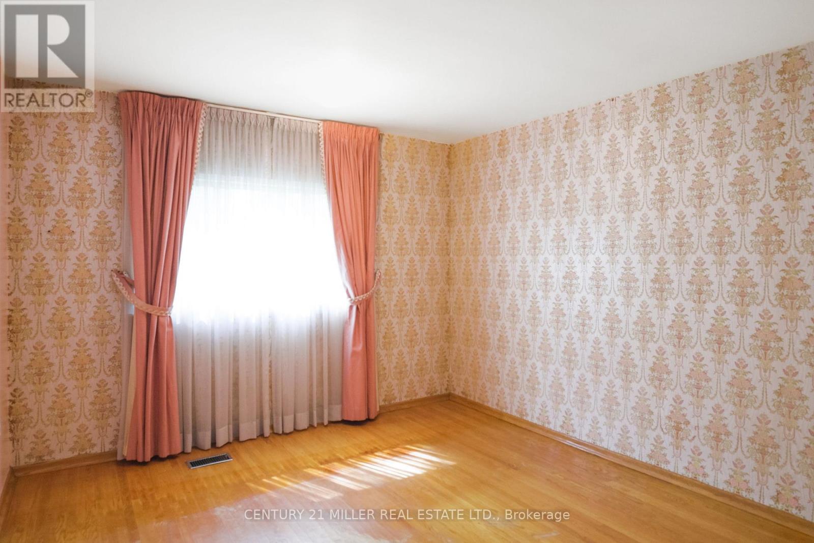 2048 Elmhurst Avenue, Oakville, Ontario  L6J 1X1 - Photo 18 - W13214040