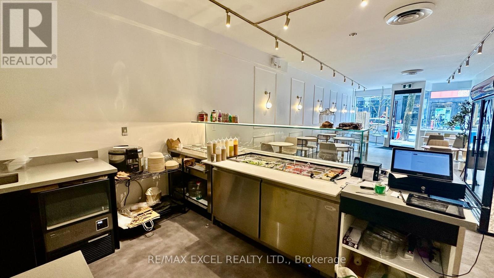 2865 Dundas Street W, Toronto, Ontario  M6P 1Y9 - Photo 5 - W13214064