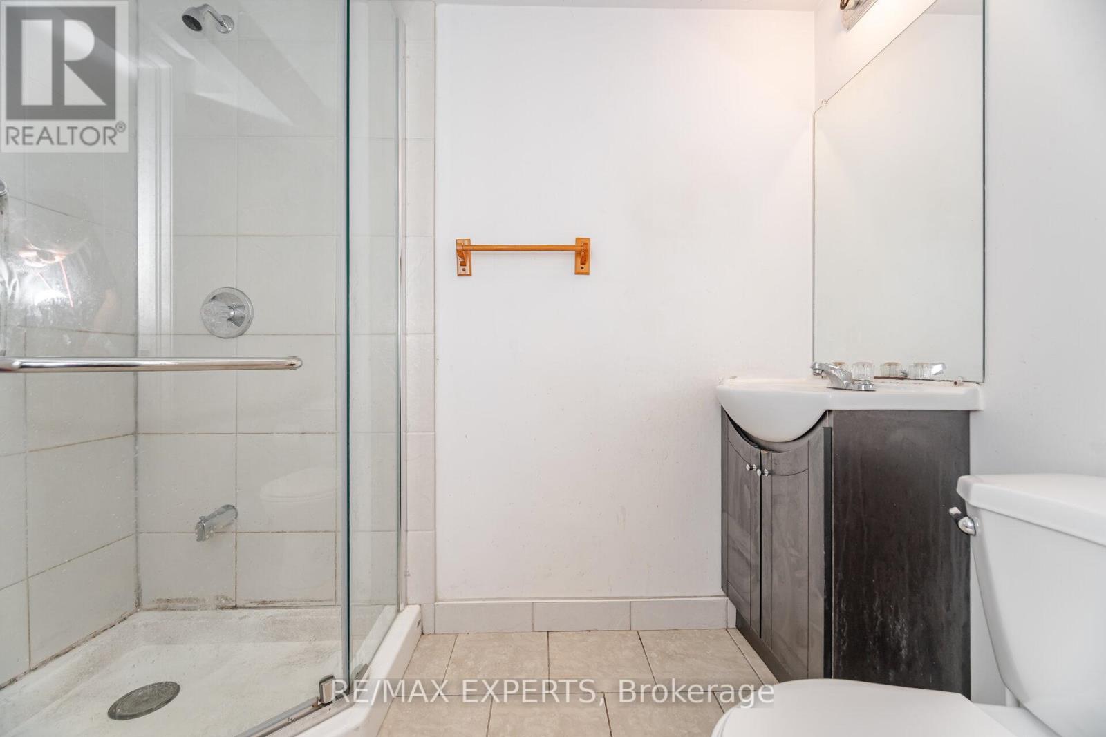 82 Twin Pines Crescent N, Brampton, Ontario  L7A 1M8 - Photo 8 - W13214084