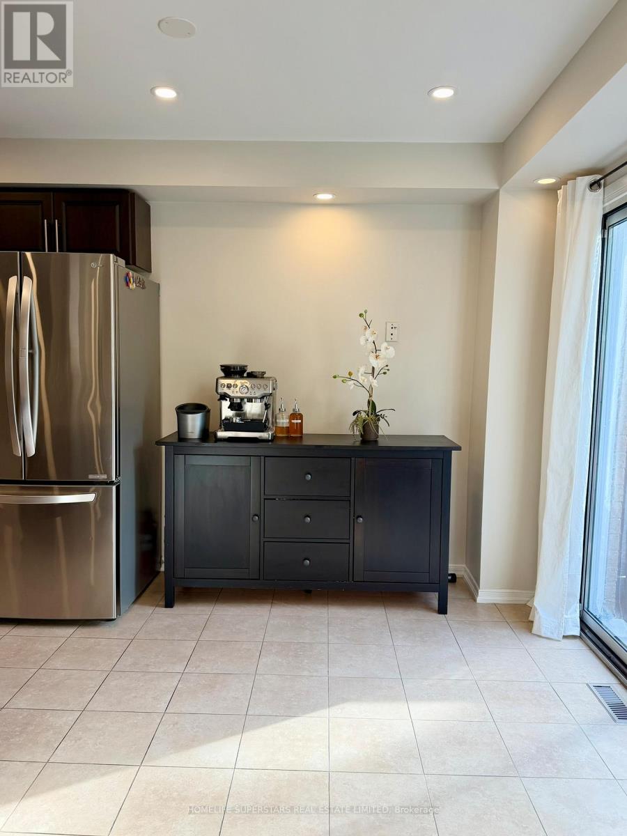 172 Rainforest Drive N, Brampton, Ontario  L6R 1A4 - Photo 11 - W13214120