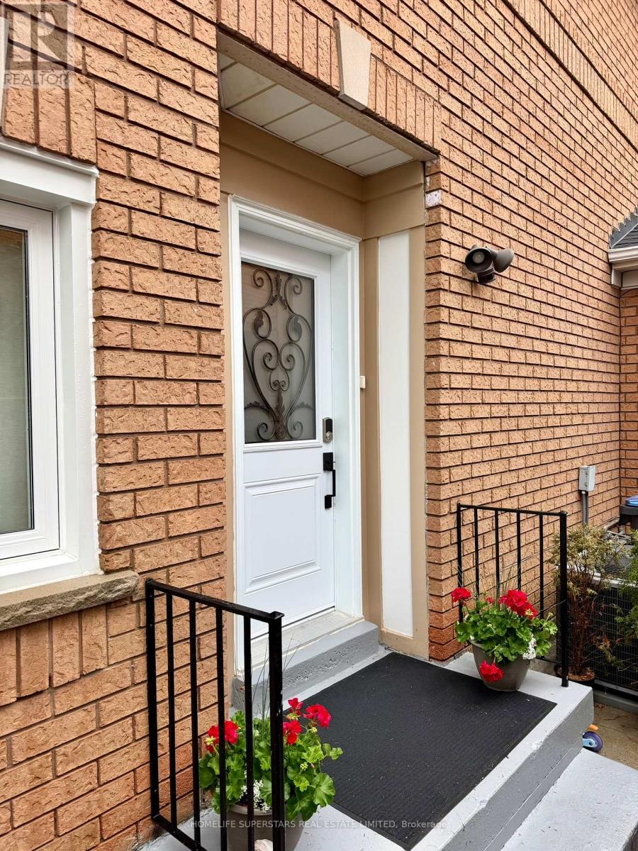 172 Rainforest Drive N, Brampton, Ontario  L6R 1A4 - Photo 4 - W13214120