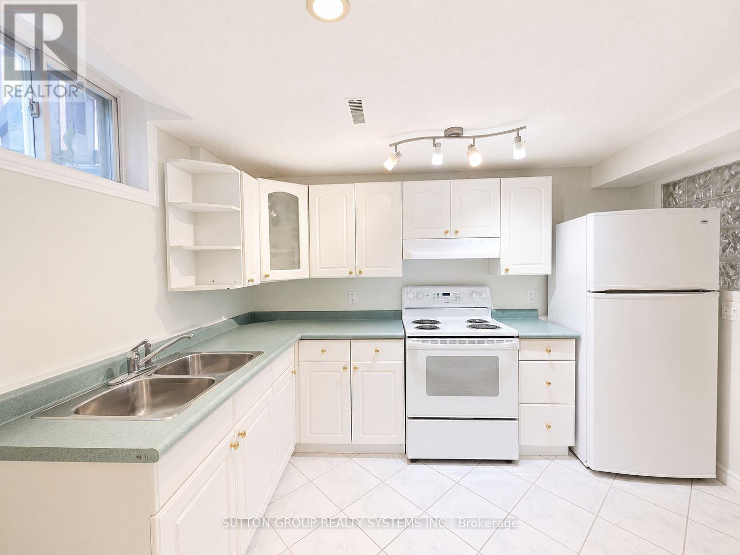 Lower - 1157 Charminster Crescent, Mississauga, Ontario  L5V 1P9 - Photo 5 - W13214130
