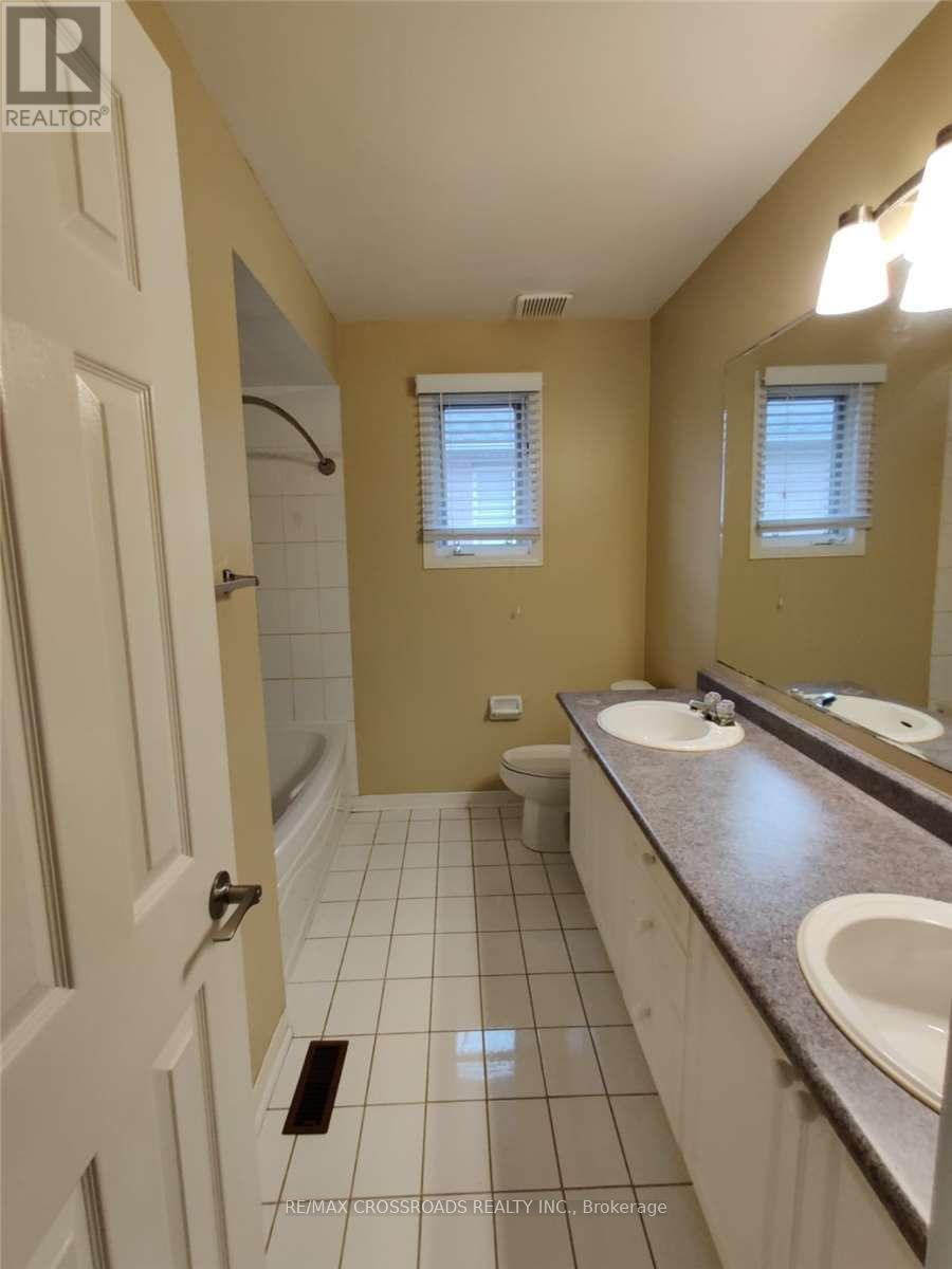 673 Bristol Road W, Mississauga, Ontario  L5R 3S3 - Photo 4 - W13214136