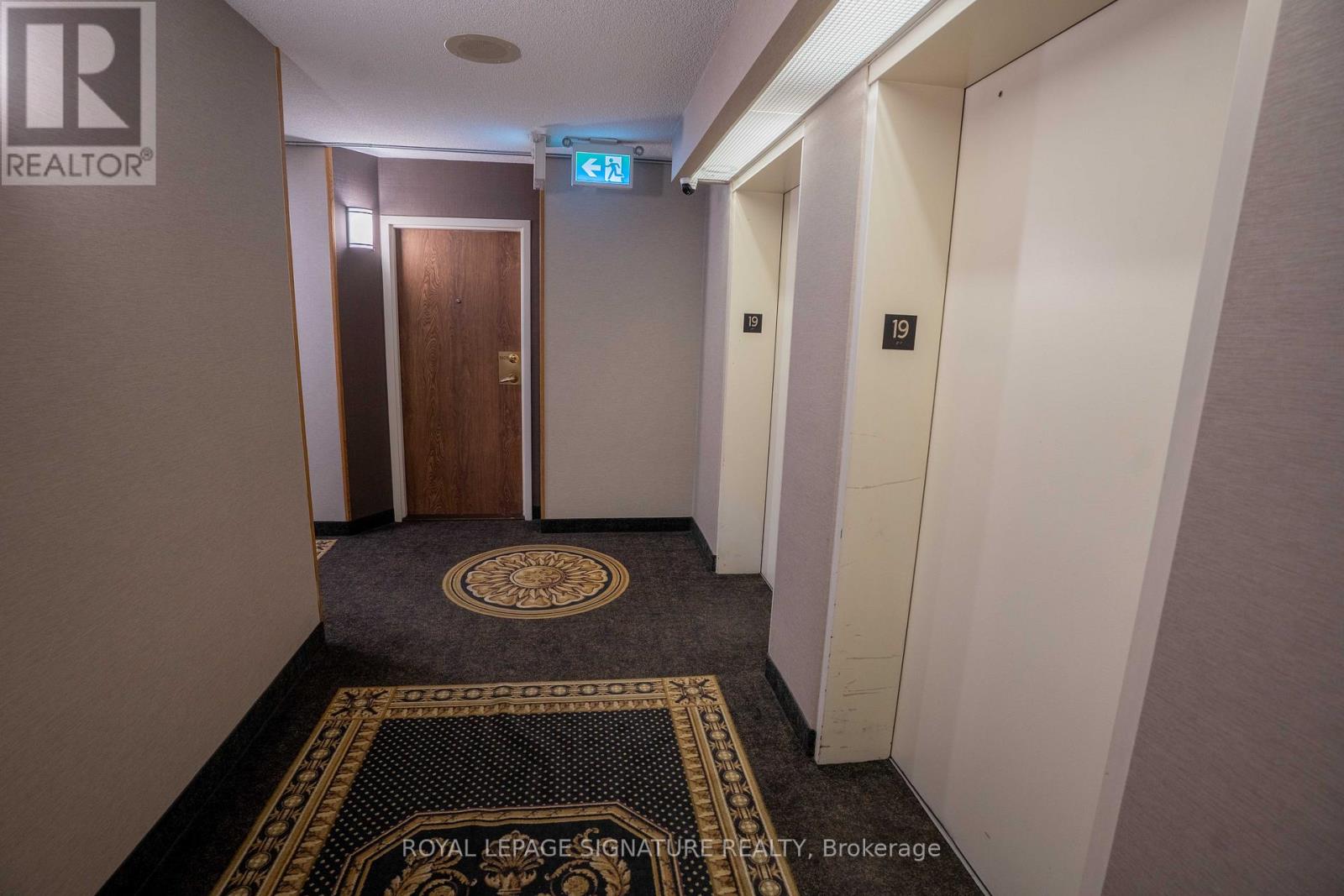 1905 - 550 Webb Drive, Mississauga, Ontario  L5B 3Y4 - Photo 2 - W13214144