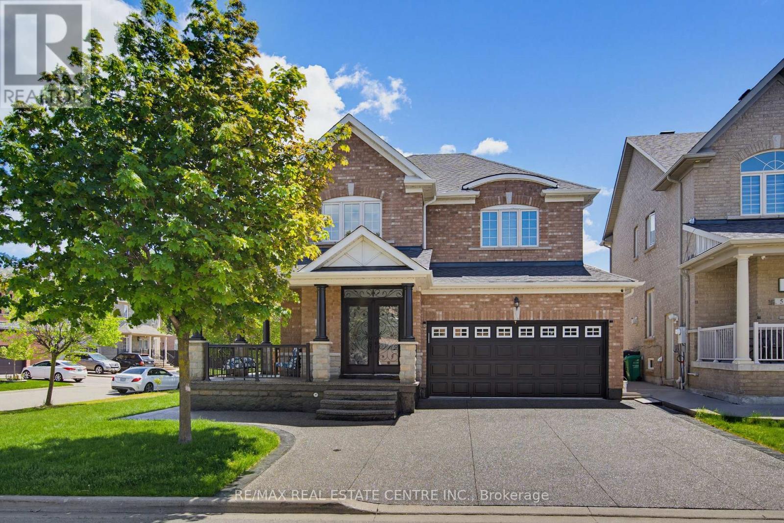 7 RESSERVILLE STREET, Brampton, Ontario