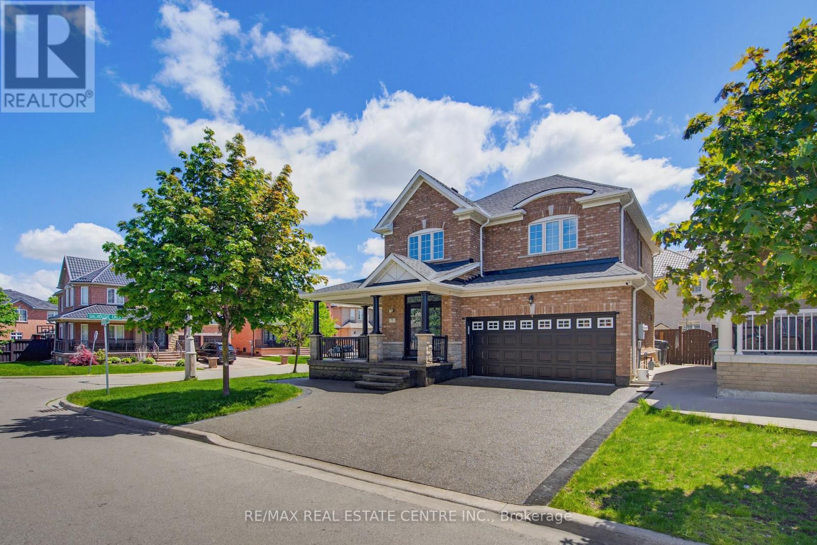 7 Resserville Street, Brampton, Ontario  L6R 0N5 - Photo 2 - W13214150