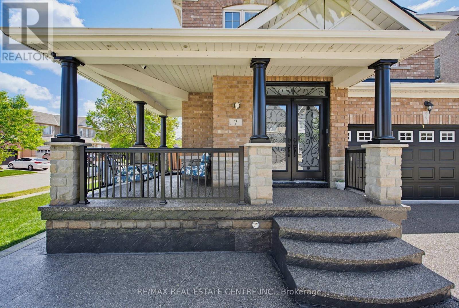7 Resserville Street, Brampton, Ontario  L6R 0N5 - Photo 3 - W13214150