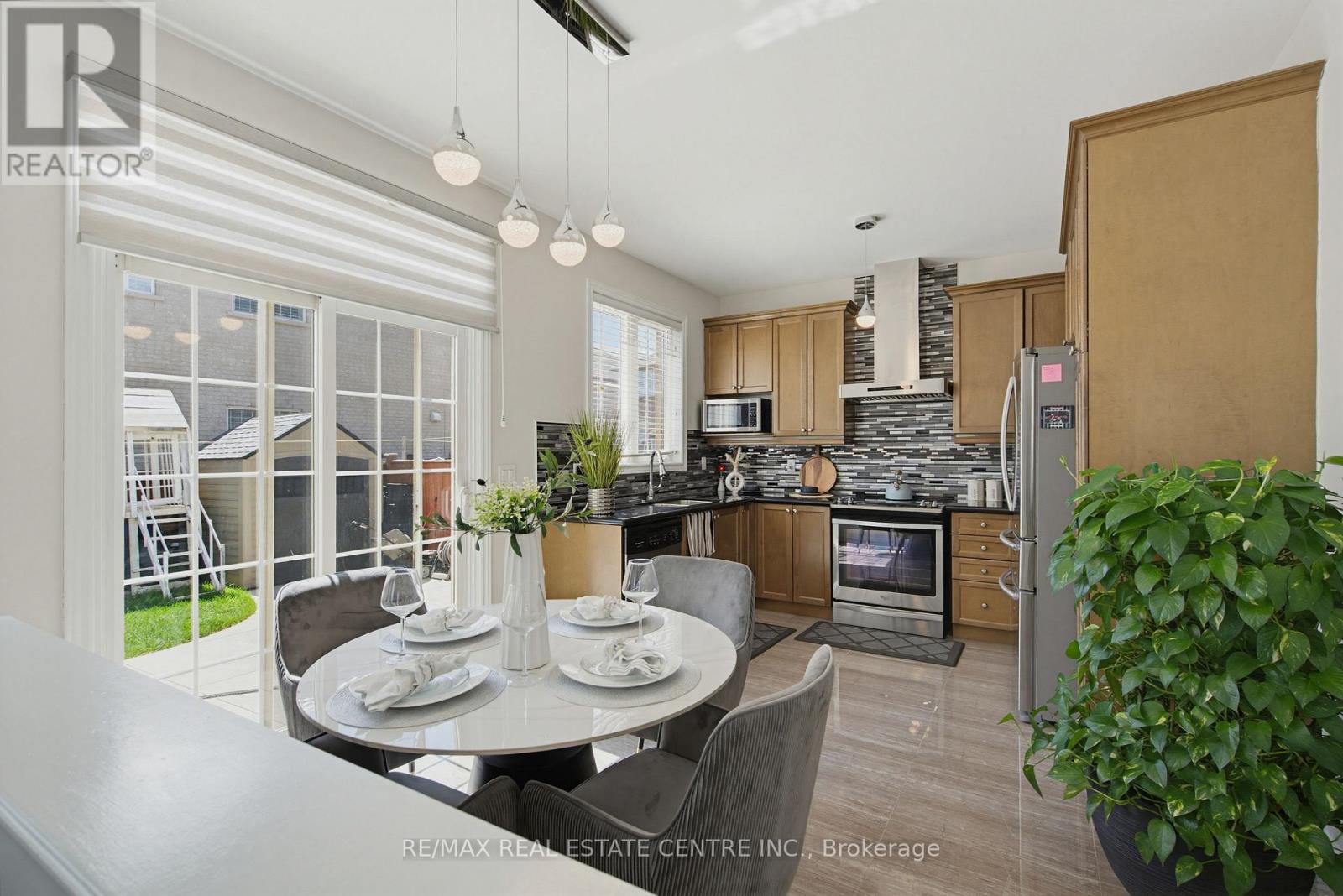 7 Resserville Street, Brampton, Ontario  L6R 0N5 - Photo 8 - W13214150