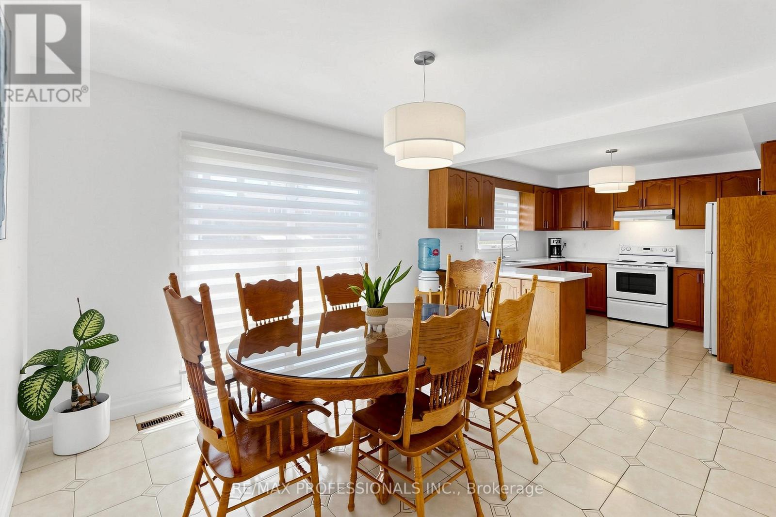 970 Silversmith Drive, Mississauga, Ontario  L5V 1E7 - Photo 14 - W13214208