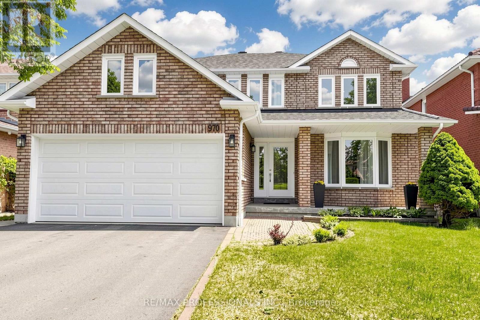 970 Silversmith Drive, Mississauga, Ontario  L5V 1E7 - Photo 2 - W13214208
