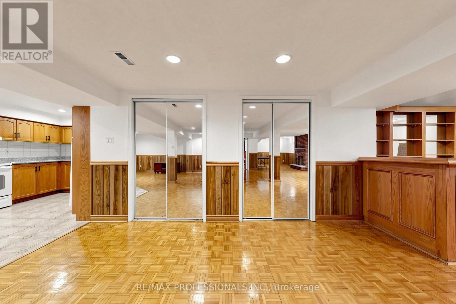 970 Silversmith Drive, Mississauga, Ontario  L5V 1E7 - Photo 38 - W13214208