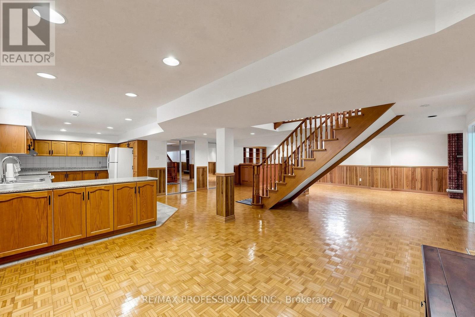 970 Silversmith Drive, Mississauga, Ontario  L5V 1E7 - Photo 41 - W13214208