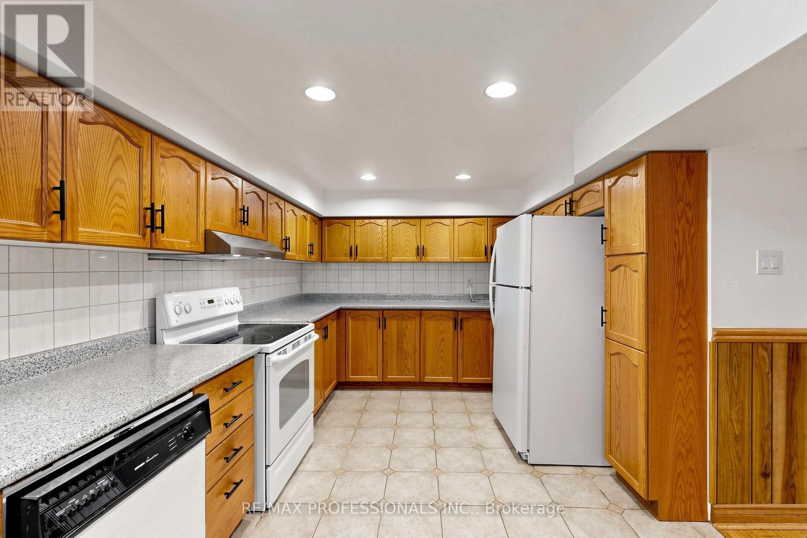 970 Silversmith Drive, Mississauga, Ontario  L5V 1E7 - Photo 43 - W13214208