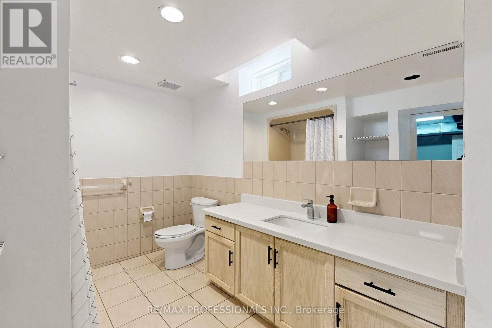 970 Silversmith Drive, Mississauga, Ontario  L5V 1E7 - Photo 44 - W13214208