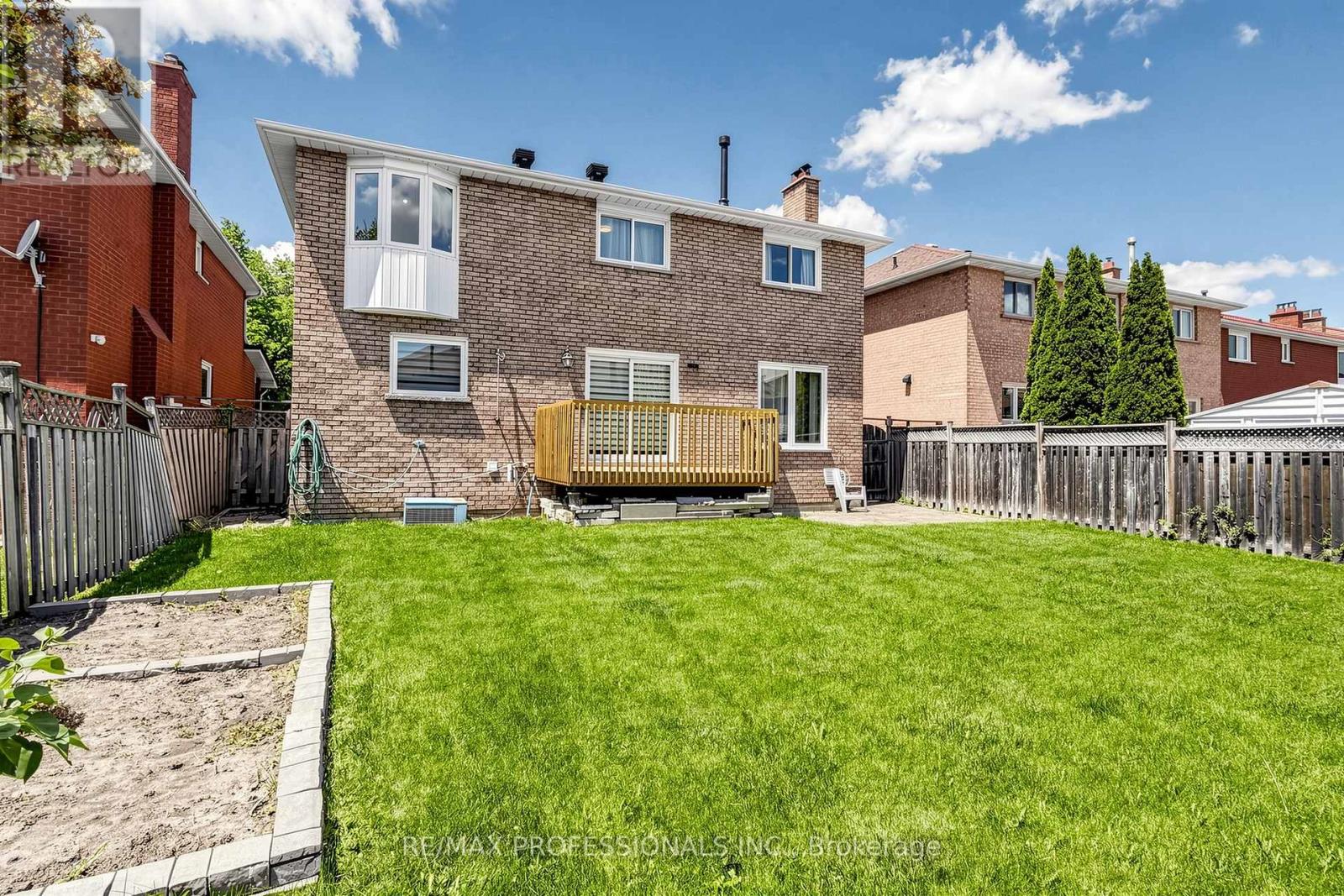 970 Silversmith Drive, Mississauga, Ontario  L5V 1E7 - Photo 49 - W13214208