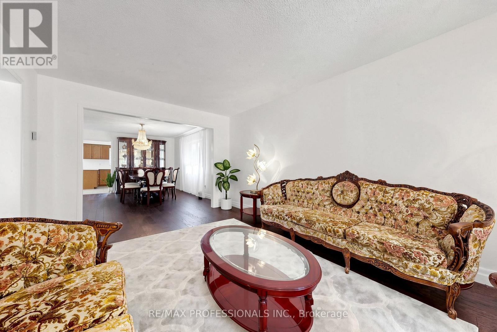 970 Silversmith Drive, Mississauga, Ontario  L5V 1E7 - Photo 5 - W13214208