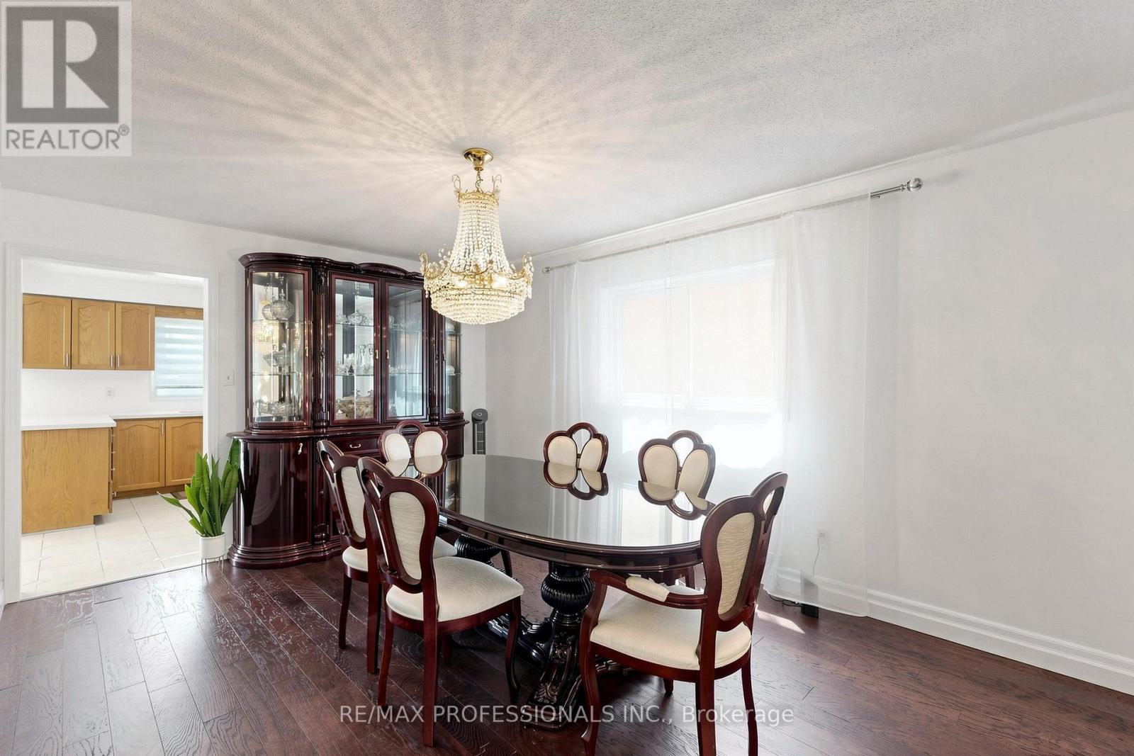 970 Silversmith Drive, Mississauga, Ontario  L5V 1E7 - Photo 7 - W13214208
