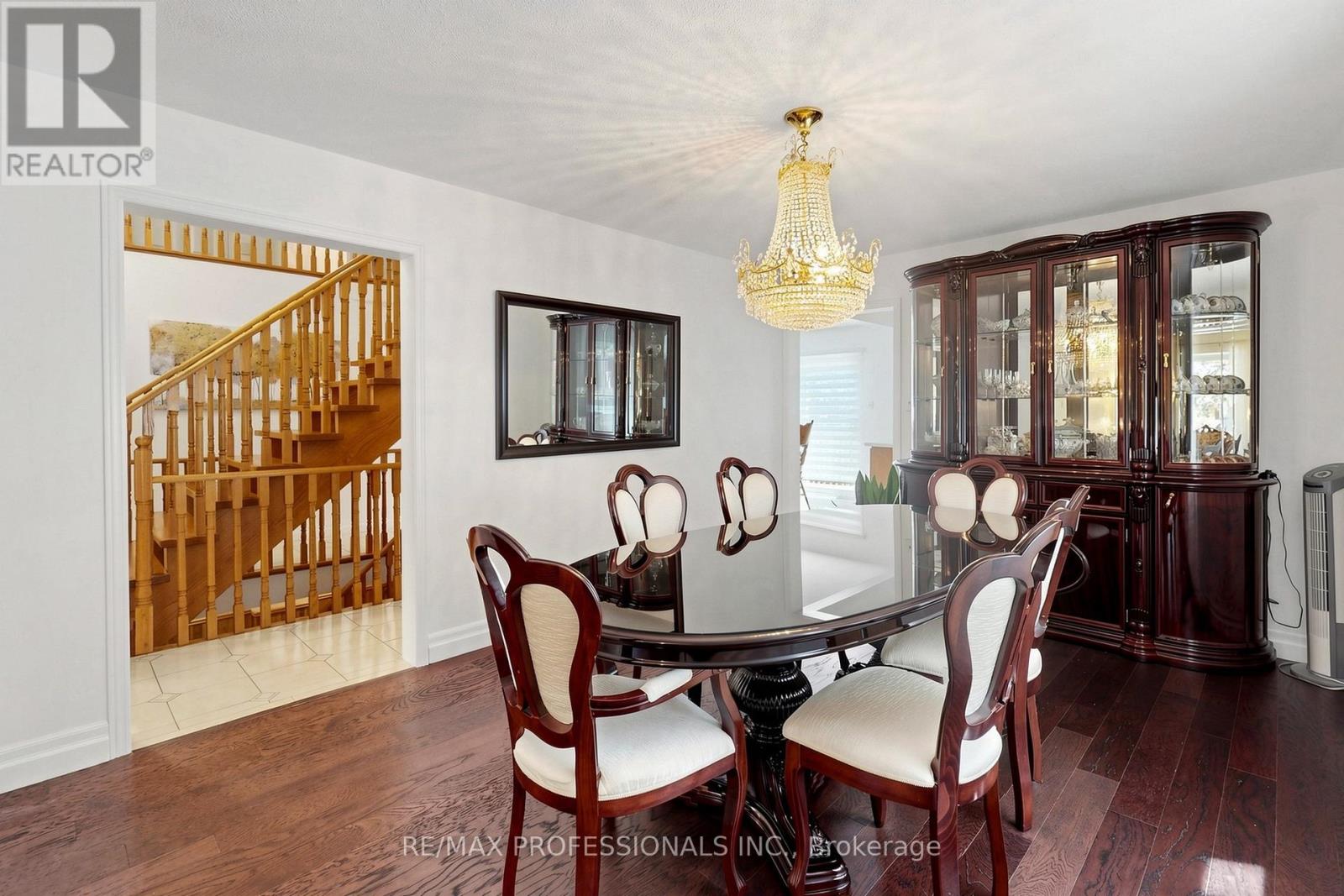 970 Silversmith Drive, Mississauga, Ontario  L5V 1E7 - Photo 8 - W13214208