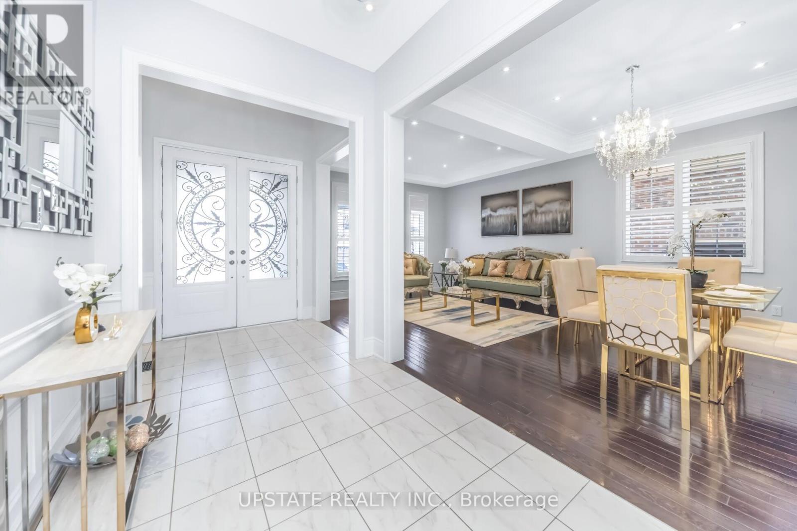 23 Spain Crescent, Brampton, Ontario  L6P 4G8 - Photo 5 - W13214218