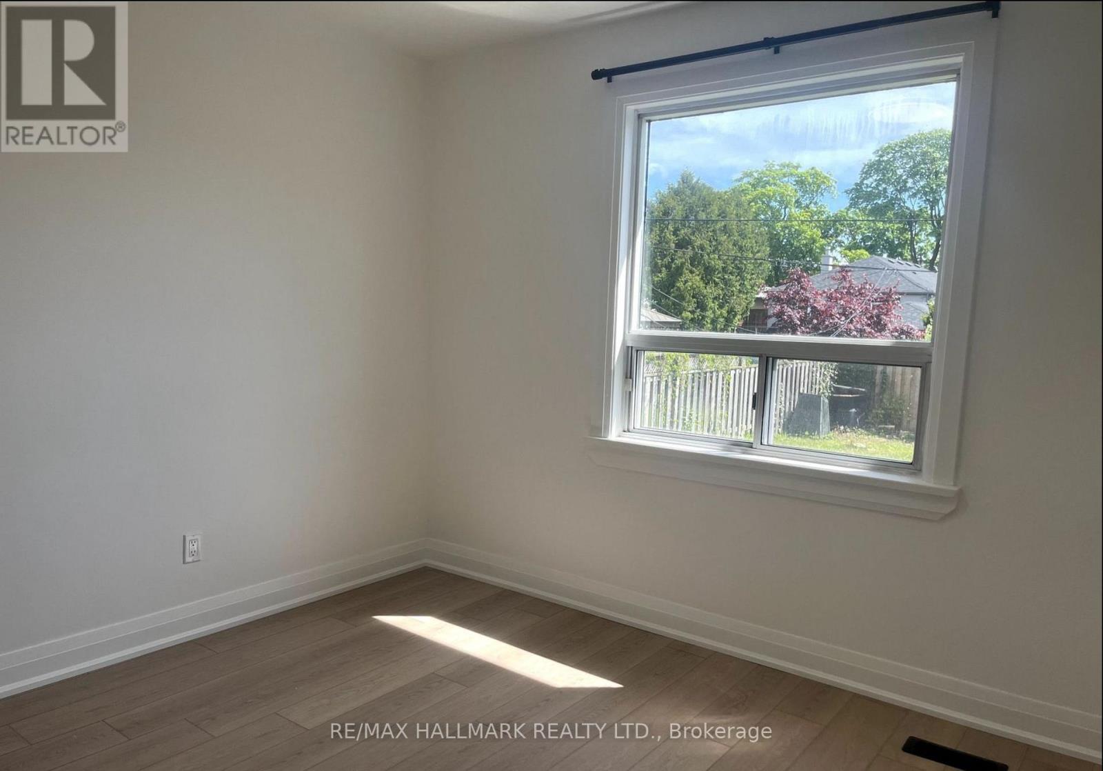 29 Savona Drive, Toronto, Ontario  M8W 4T9 - Photo 10 - W13214236