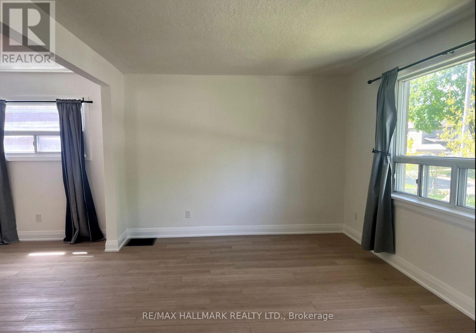 29 Savona Drive, Toronto, Ontario  M8W 4T9 - Photo 6 - W13214236