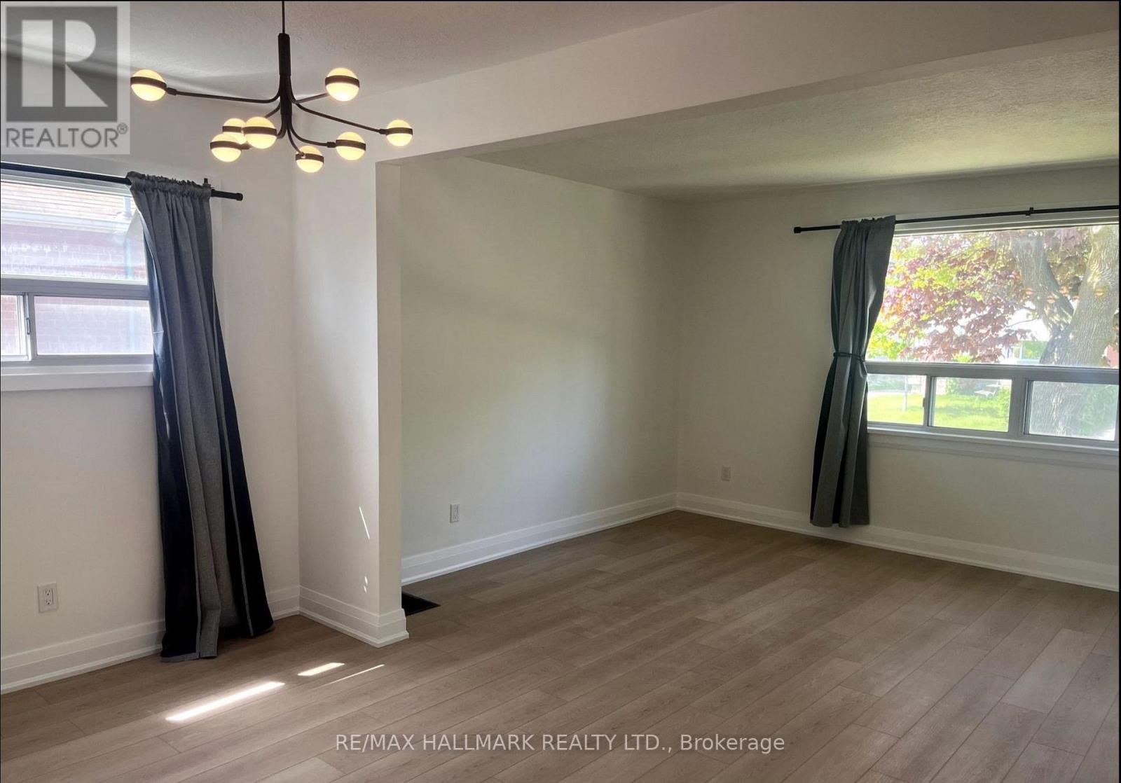 29 Savona Drive, Toronto, Ontario  M8W 4T9 - Photo 7 - W13214236