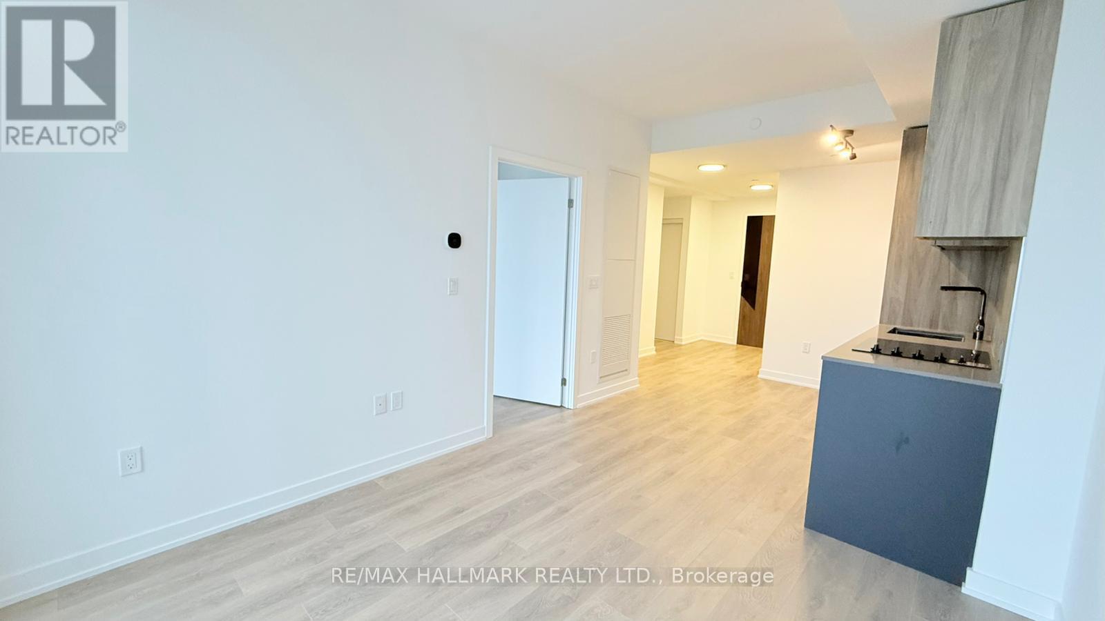 807 - 1037 The Queensway, Toronto, Ontario  M8Z 0H5 - Photo 4 - W13214246