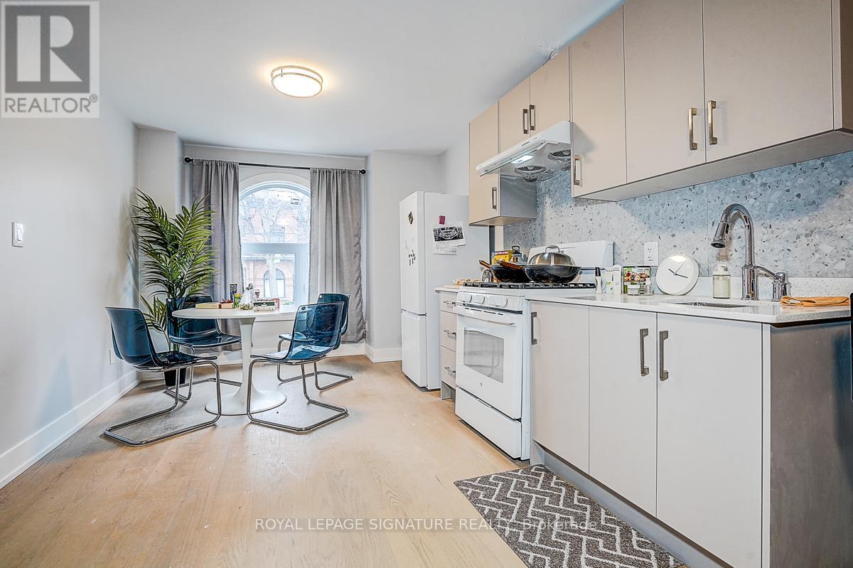 5 - 252 Annette Street, Toronto, Ontario  M6P 1R1 - Photo 3 - W13214258