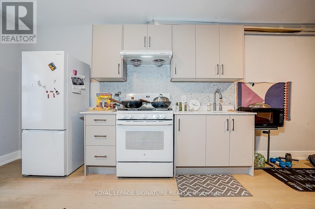 5 - 252 Annette Street, Toronto, Ontario  M6P 1R1 - Photo 4 - W13214258