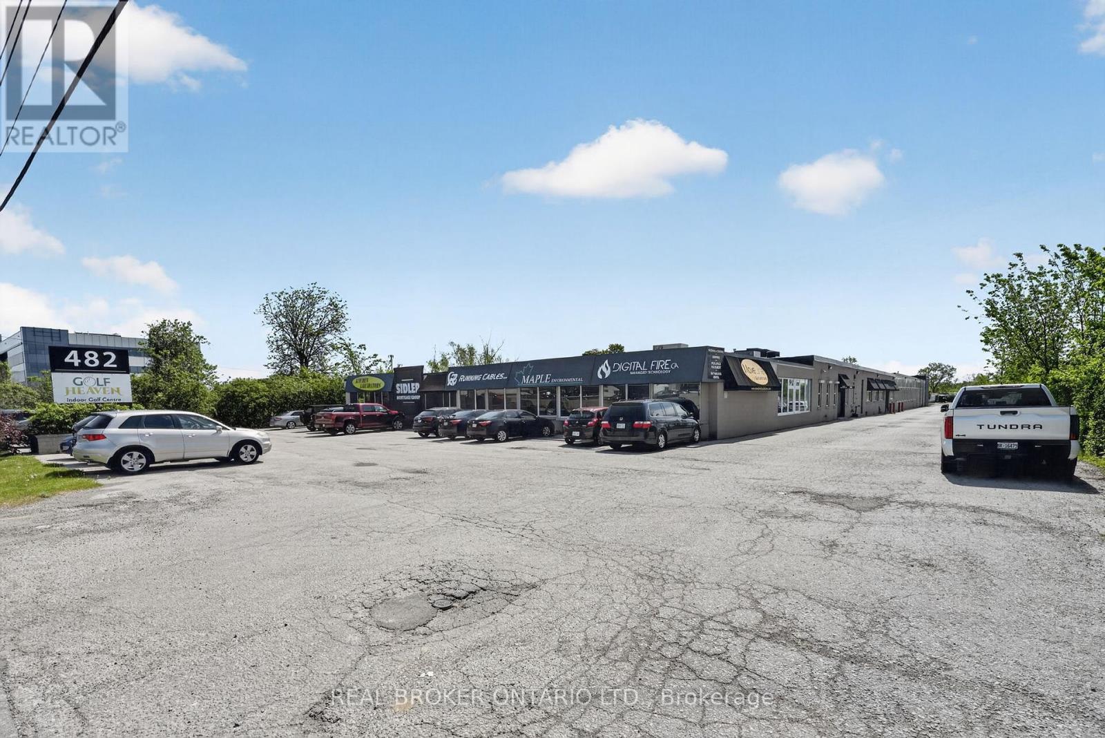 114 - 482 S Service Road E, Oakville, Ontario  L6J 2X6 - Photo 1 - W13214278