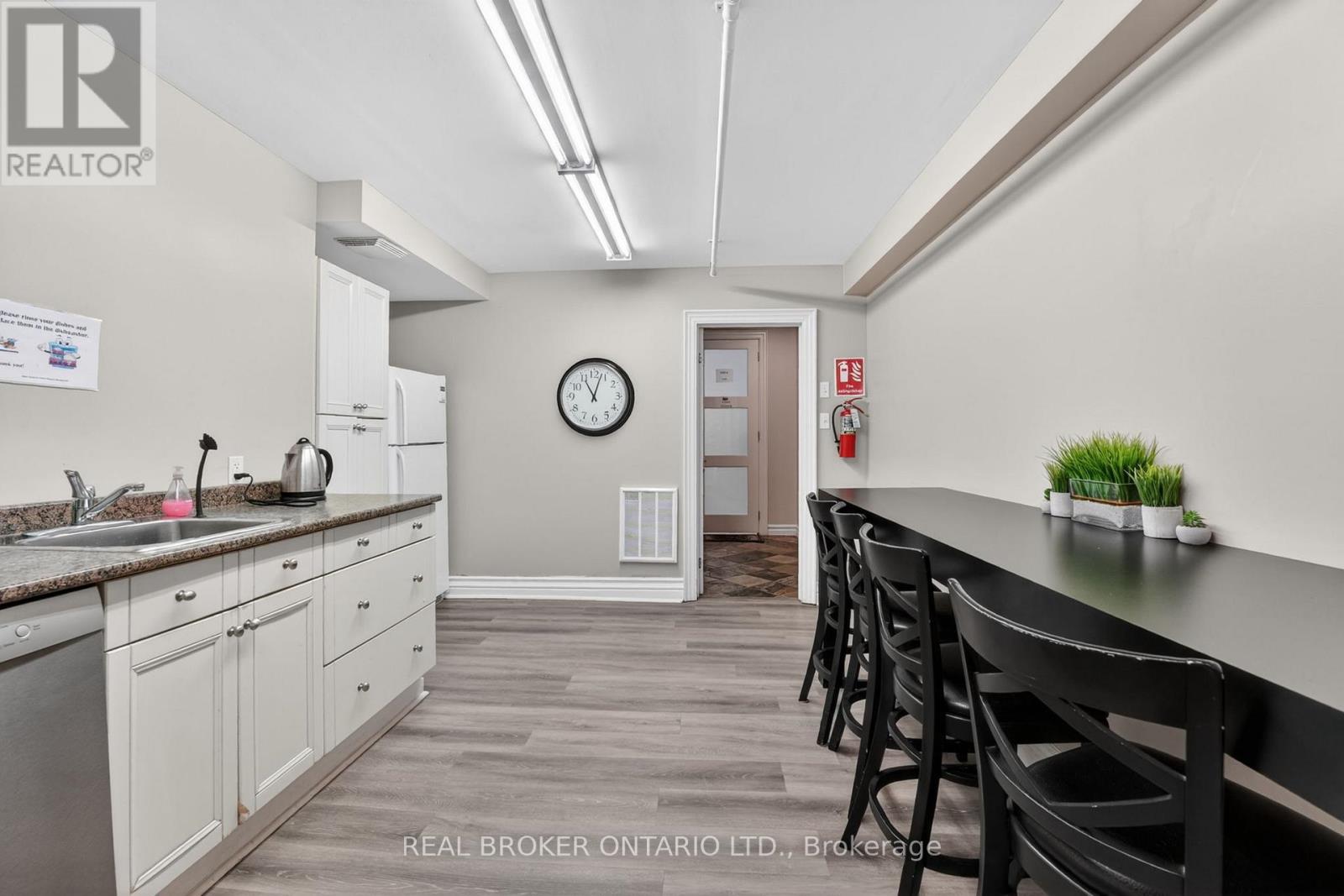 114 - 482 S Service Road E, Oakville, Ontario  L6J 2X6 - Photo 21 - W13214278