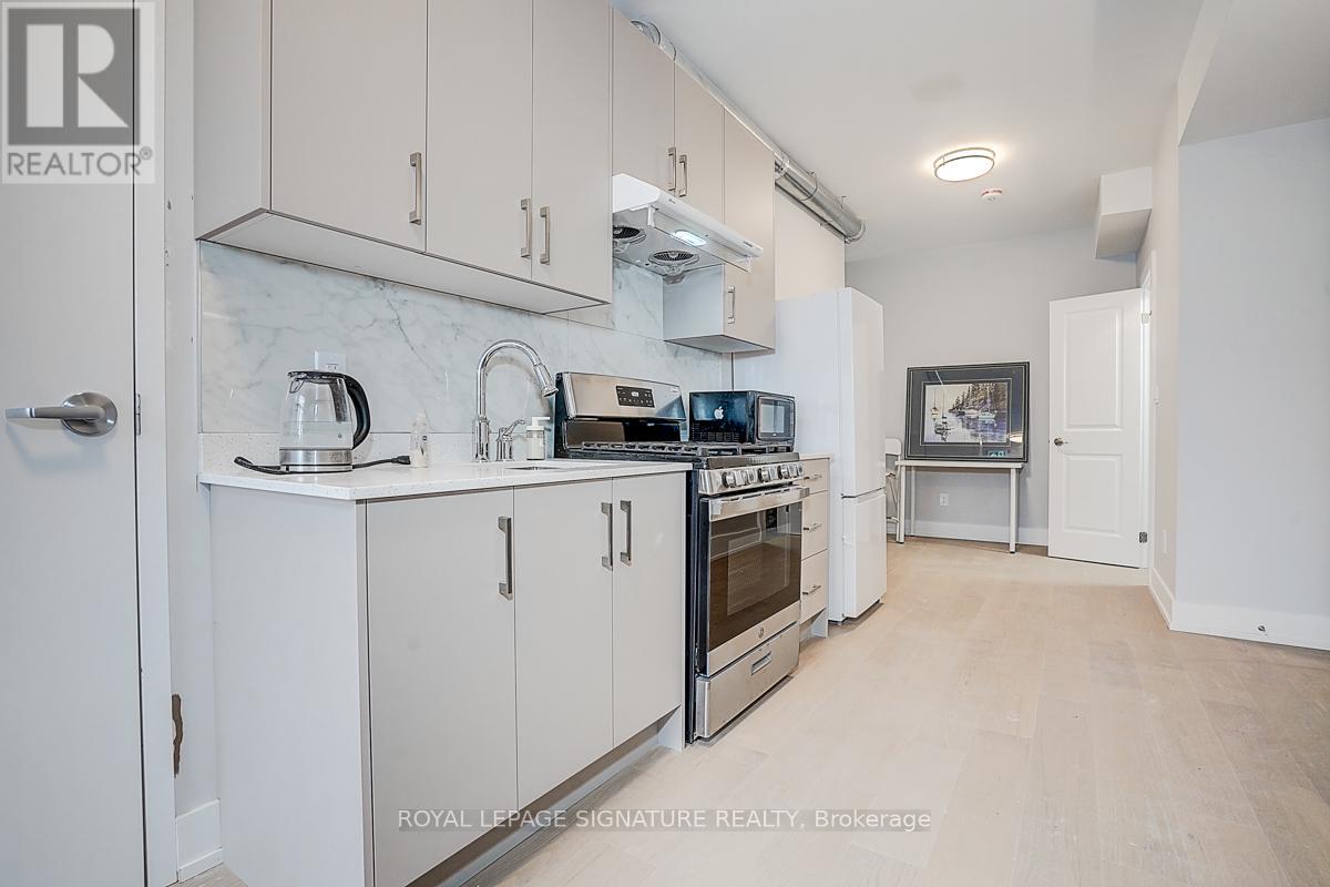 4 - 252 Annette Street, Toronto, Ontario  M6P 1R1 - Photo 2 - W13214332