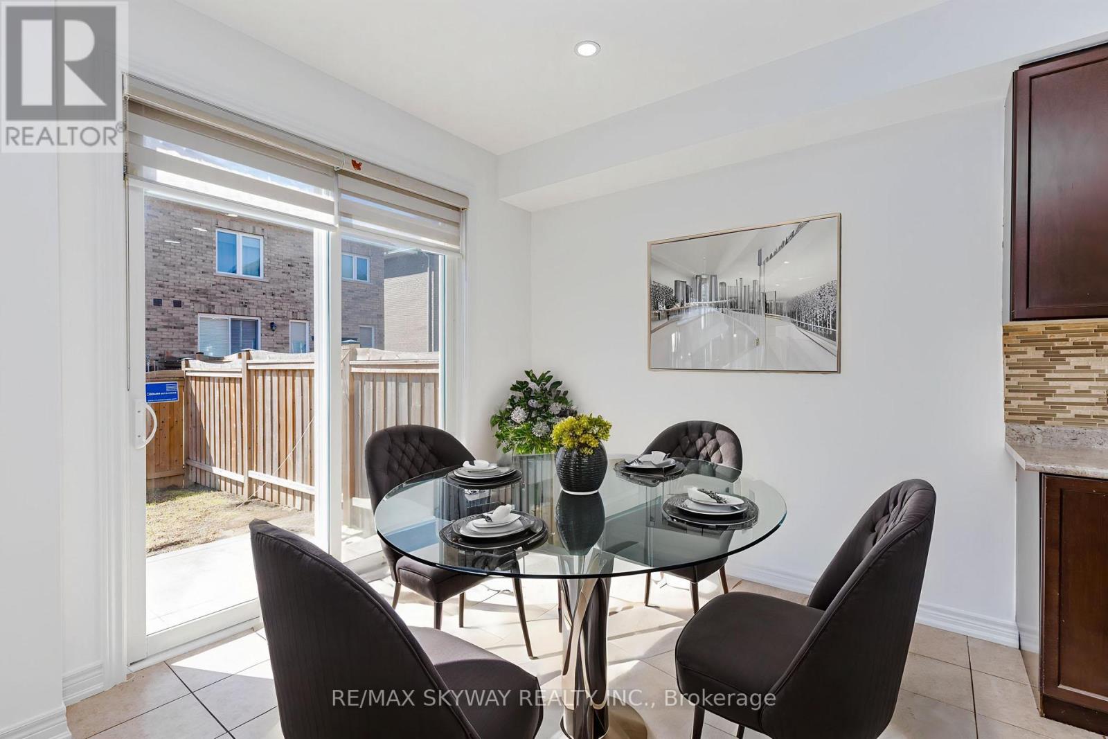 63 Vezna Crescent, Brampton, Ontario  L6X 5K5 - Photo 18 - W13214340