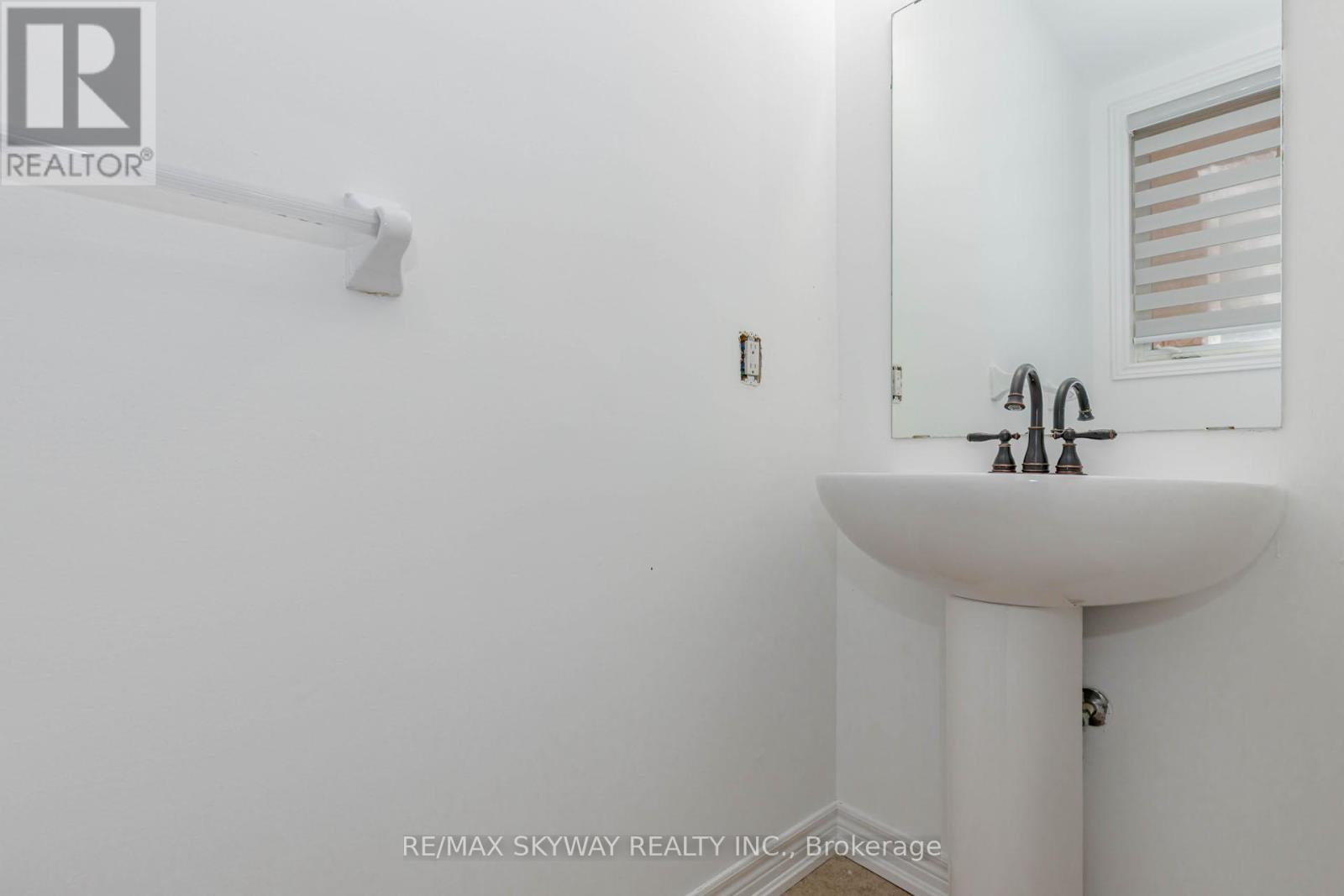 63 Vezna Crescent, Brampton, Ontario  L6X 5K5 - Photo 20 - W13214340