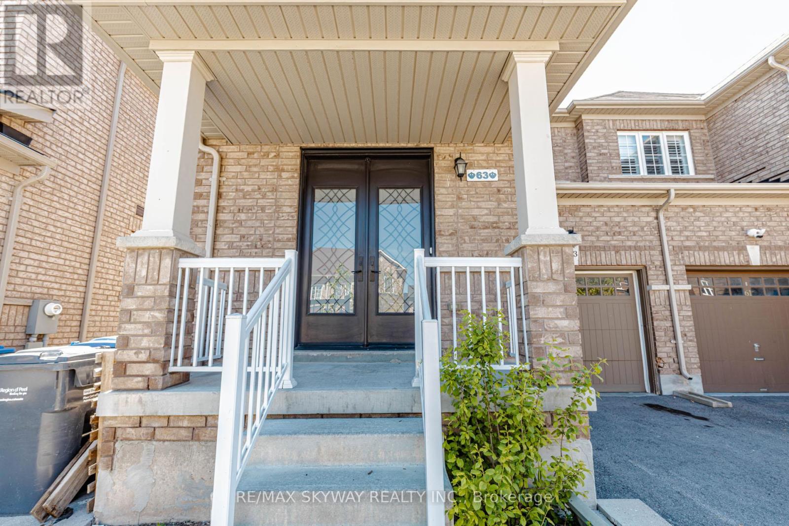 63 Vezna Crescent, Brampton, Ontario  L6X 5K5 - Photo 3 - W13214340