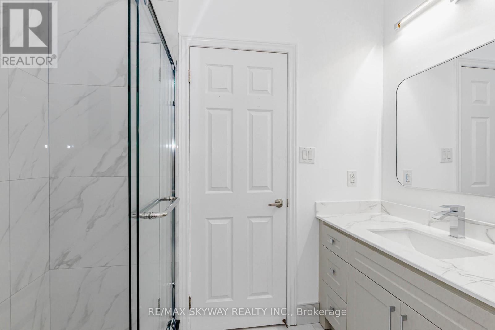 63 Vezna Crescent, Brampton, Ontario  L6X 5K5 - Photo 35 - W13214340