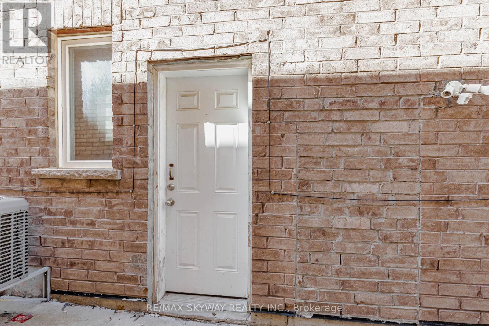 63 Vezna Crescent, Brampton, Ontario  L6X 5K5 - Photo 39 - W13214340