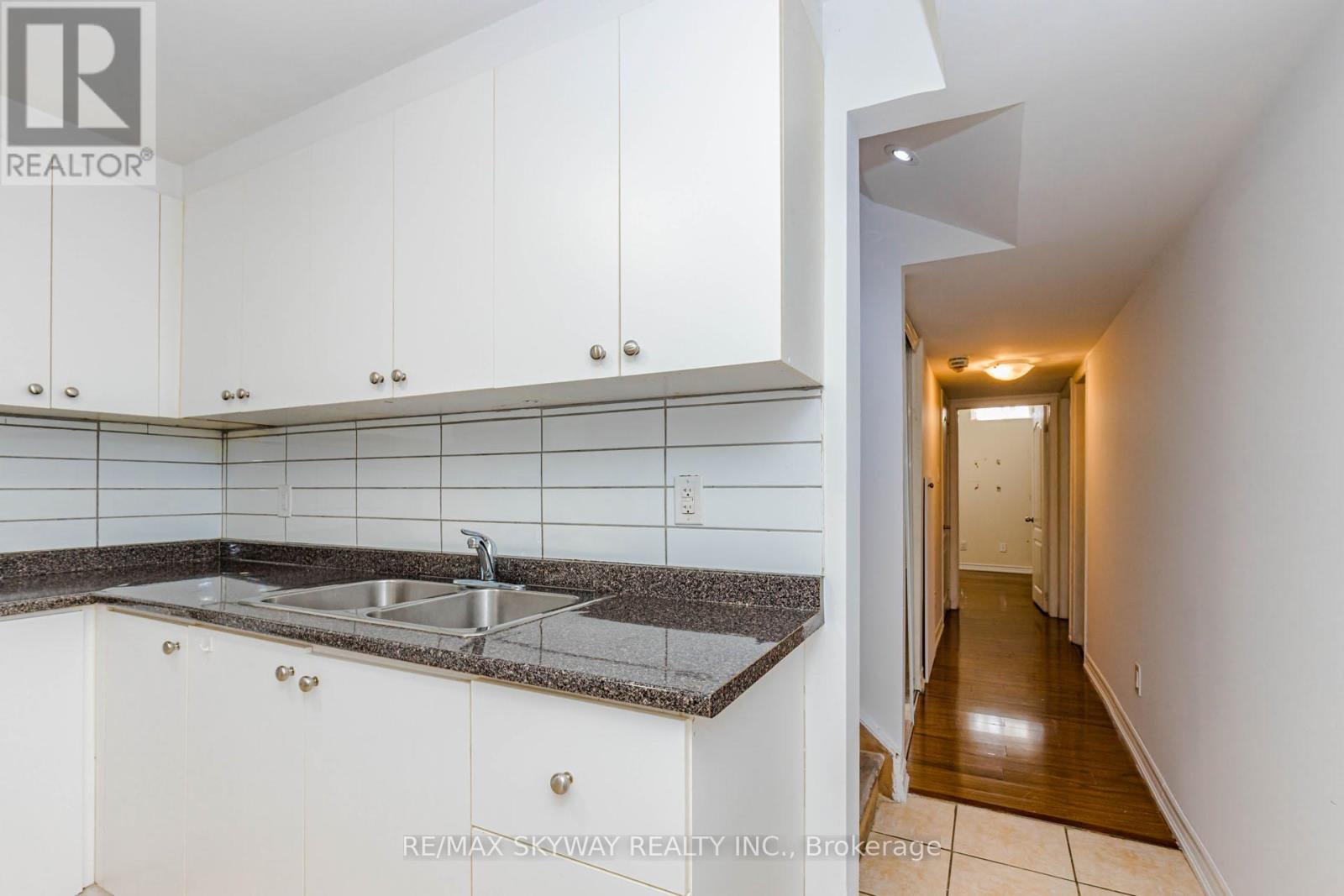 63 Vezna Crescent, Brampton, Ontario  L6X 5K5 - Photo 43 - W13214340