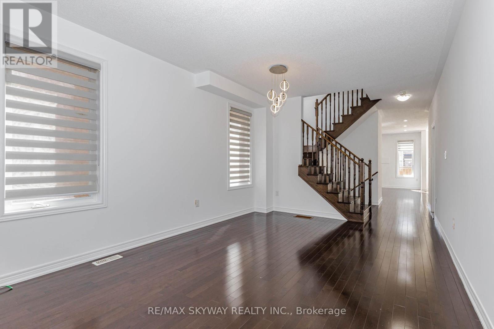 63 Vezna Crescent, Brampton, Ontario  L6X 5K5 - Photo 6 - W13214340