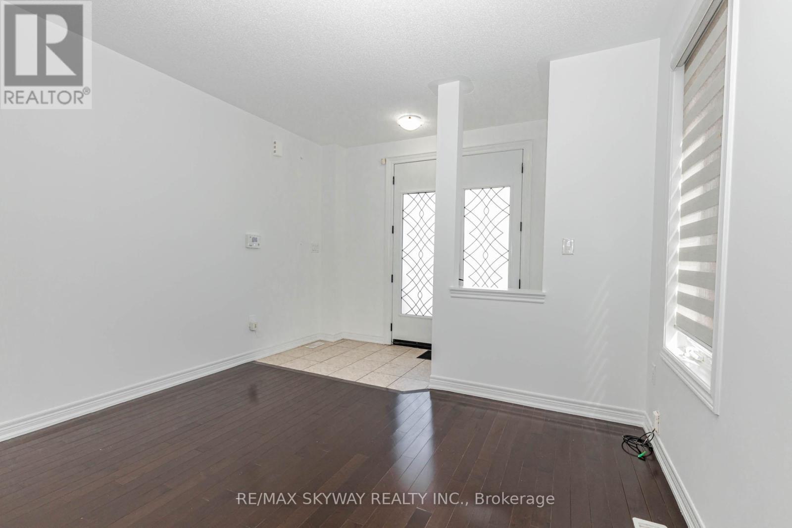 63 Vezna Crescent, Brampton, Ontario  L6X 5K5 - Photo 7 - W13214340