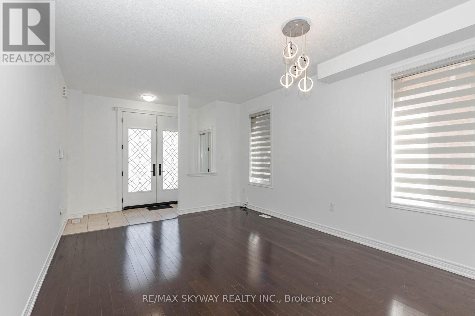 63 Vezna Crescent, Brampton, Ontario  L6X 5K5 - Photo 9 - W13214340