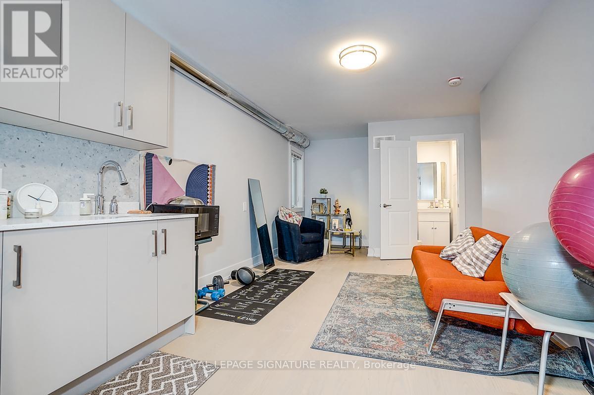 6 - 252 Annette Street, Toronto, Ontario  M6P 1R1 - Photo 2 - W13214352