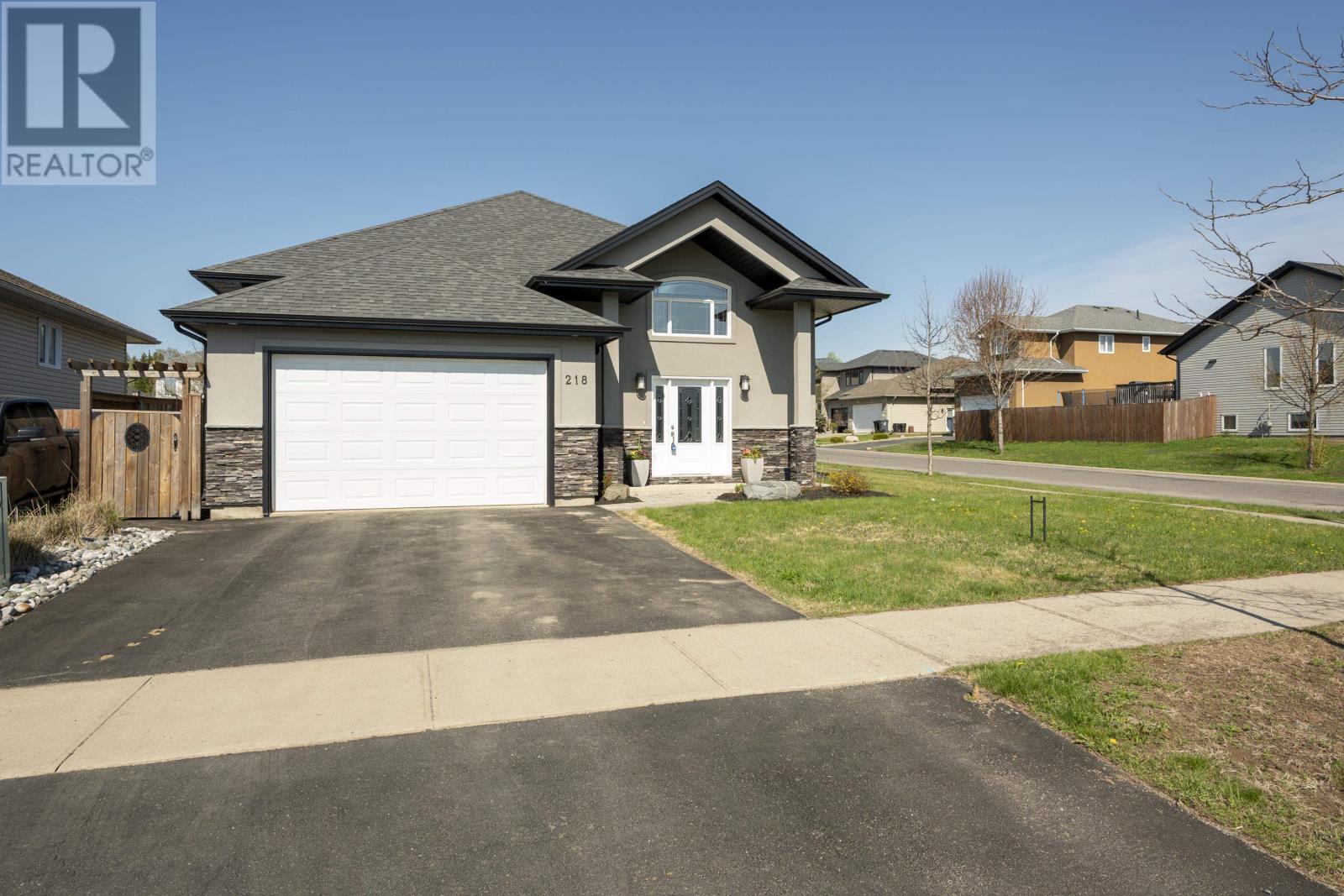218 Sunflower St, Thunder Bay, Ontario  P7G 0W3 - Photo 1 - TB2601250