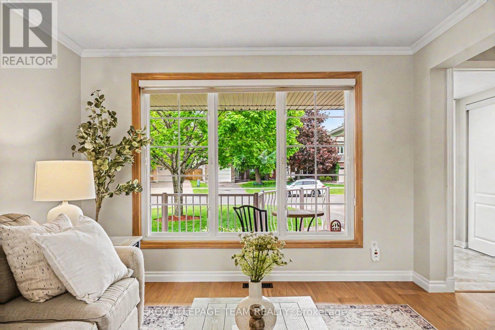 6114 Silverbirch Street, Ottawa, Ontario  K1W 1C5 - Photo 4 - X13214378