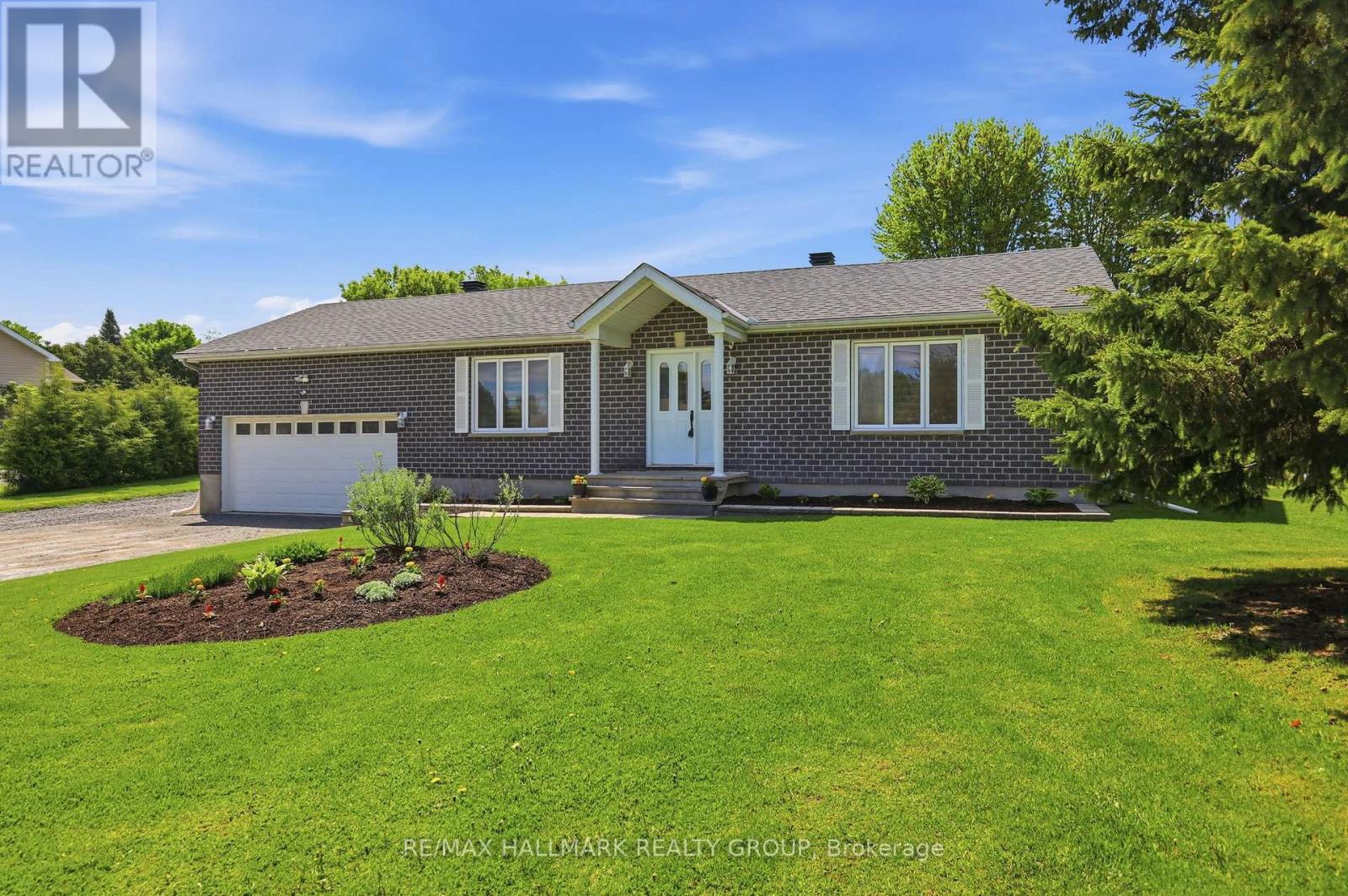 2740 LOCKWOOD LANE, Ottawa, Ontario