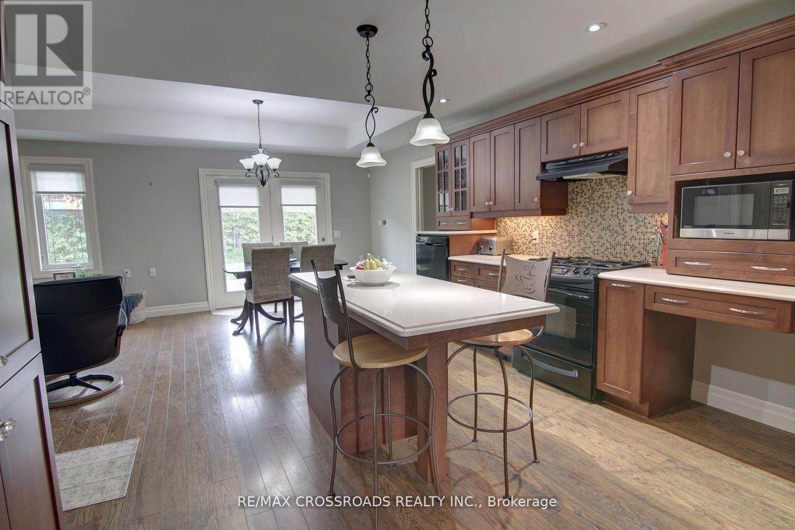 8 Green Arbour Way, Kawartha Lakes, Ontario  K9V 0E6 - Photo 6 - X13214066